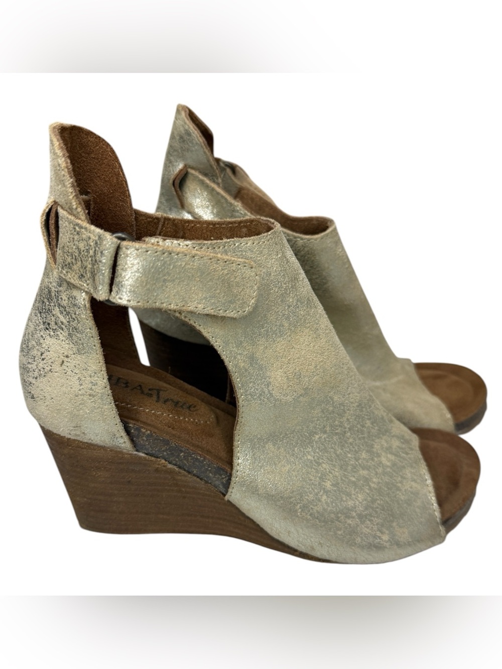 Diba True Gold New Year Wedge Sandals sz 6